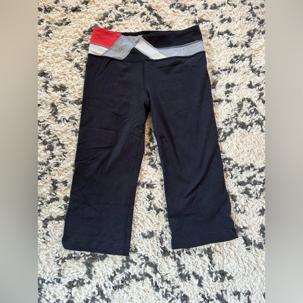 Lululemon capri pants size 6